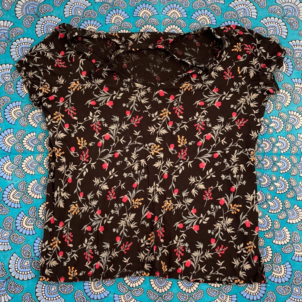 Black and floral Lucky Brand t-shirt